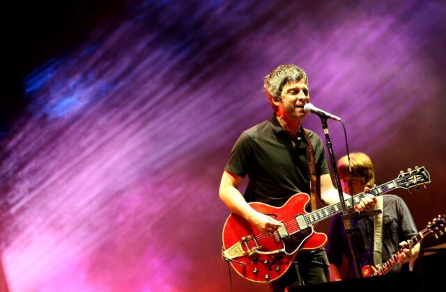 Επανέκδοση του «Definitely Maybe» των Oasis για την 30η επέτειό του