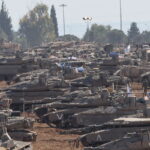 Ισραηλινά τεθωρακισμένα χτυπούν κατοικημένες περιοχές στην ανατολική Ράφα