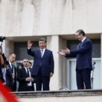 Επίσκεψη του Σι Τζινπίνγκ στη Σερβία: Ξεκίνησαν οι συνομιλίες με τον Αλεξάνταρ Βούτσιτς