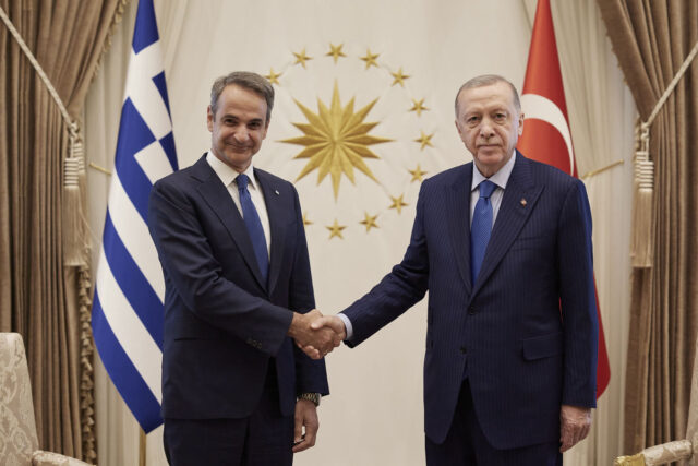 Συνάντηση Μητσοτάκη – Ερντογάν στο περιθώριο της Συνόδου του ΝΑΤΟ