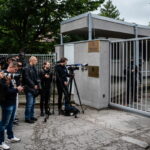 Σλοβακία: Ο πρωθυπουργός Ρόμπερτ Φίτσο έχει τις αισθήσεις του και επικοινωνεί με το περιβάλλον