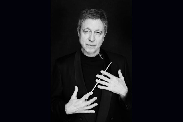 Ο Λουκάς Καρυτινός επίτιμος διδάκτορας του Πανεπιστημίου Αθηνών