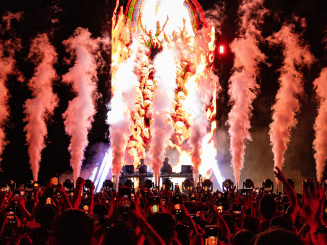 30 φωτογραφίες από το βράδυ που οι Mathame ηλέκτρισαν τον Λυκαβηττό