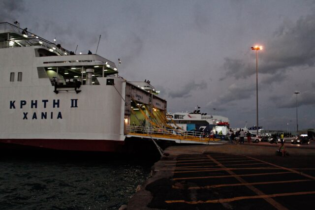 Ηράκλειο: Μηχανική βλάβη στο καταμαράν Power Jet