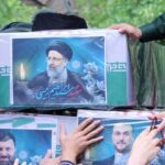 Χιλιάδες Ιρανοί συνέρρευσαν στην Ταμπρίζ για να τιμήσουν τον πρόεδρο Ραϊσί