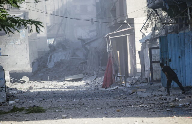 Οι ισραηλινοί βομβαρδισμοί ξανάρχισαν σε όλη τη Λωρίδα της Γάζας