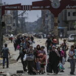 Το Ισραήλ σφυροκοπά τη Γάζα, μία μέρα μετά την σφαγή της Νουσέιρατ