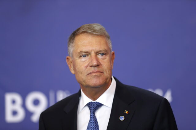 ΝΑΤΟ: Αποσύρει την υποψηφιότητά του ο πρόεδρος της Ρουμανίας