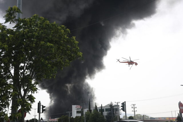Κηφισιά: Στον σύζυγο της πρώην υφυπουργού Μίνας Γκάγκα ανήκει το εργοστάσιο που παραδόθηκε στις φλόγες