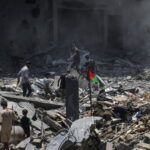 Πόλεμος στη Γάζα: Ο ισραηλινός στρατός σφυροκοπά καταυλισμούς προσφύγων και προχωρά πιο βαθιά στη Ράφα