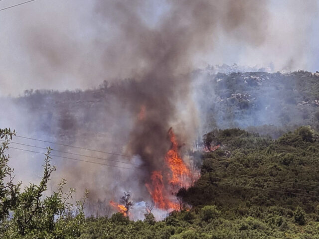 Φωτιά στην Αχαΐα: Νέο μήνυμα του 112