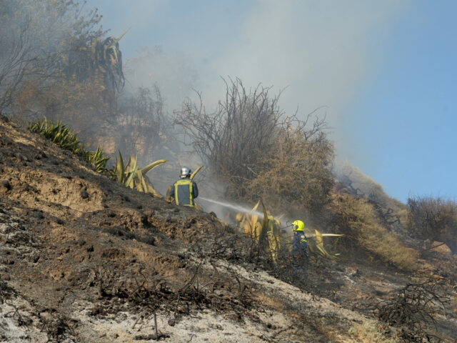 Πυρκαγιές σε Ασπρόπυργο και Μεγάλη Σπηλιά Λακωνίας