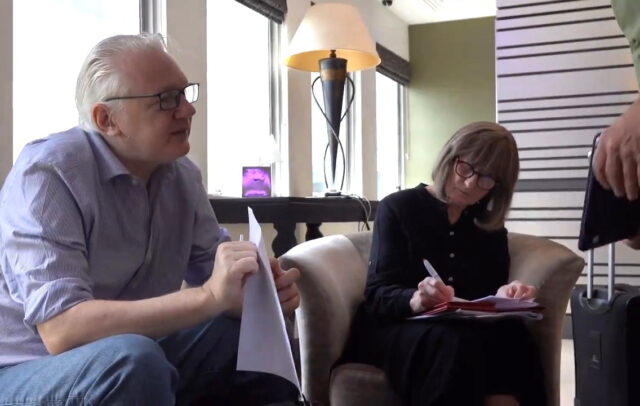 Τζ. Ασάνζ: Οργανώσεις προάσπισης της ελευθερίας του λόγου χαιρετίζουν την απελευθέρωσή του