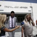 Δίκη για τη δολοφονία Καραϊβάζ: «Κάποιος ενοχλήθηκε από όσα έγραφε», κατέθεσε η χήρα του