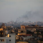 Δεκάδες χιλιάδες Παλαιστίνιοι εγκαταλείπουν την πόλη της Γάζας, λόγω των ισραηλινών βομβαρδισμών