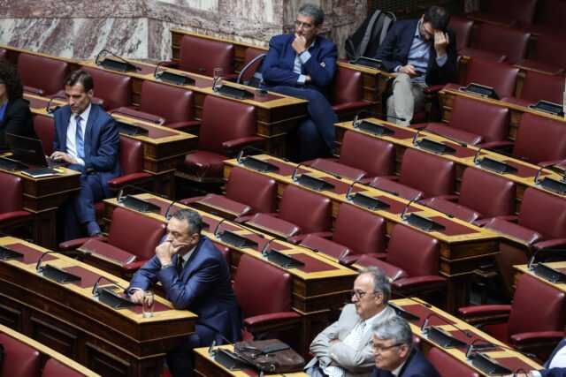 Σπαρτιάτες: Ανακοινώθηκαν οι ανεξαρτητοποιήσεις των Μ. Γαυγιωτάκη και Γ. Ασπιώτη