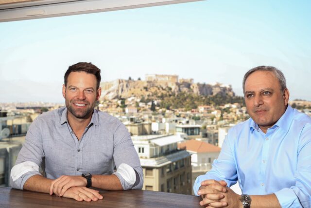 Συνάντηση του Στ. Κασσελάκη με τον γγ του ΑΚΕΛ