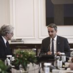 Συνάντηση του πρωθυπουργού με τον Ευρωπαίο επίτροπο για την Εσωτερική Αγορά