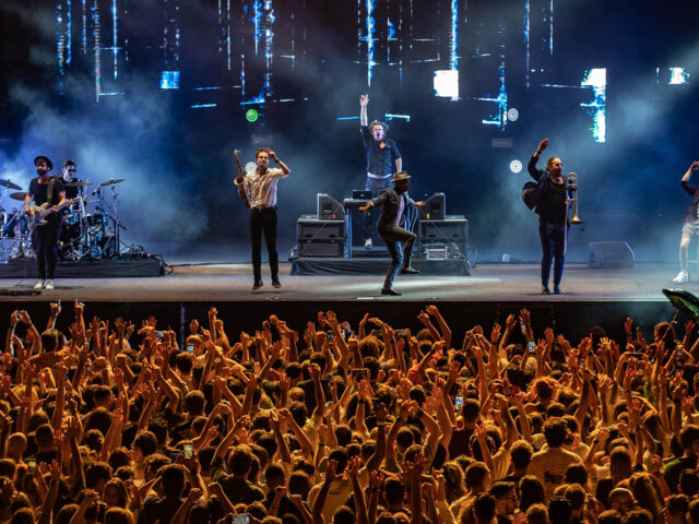 Τα 10 tracks του Parov Stelar από το φετινό του setlist που πρέπει να αρχίσεις να χορεύεις από σήμερα