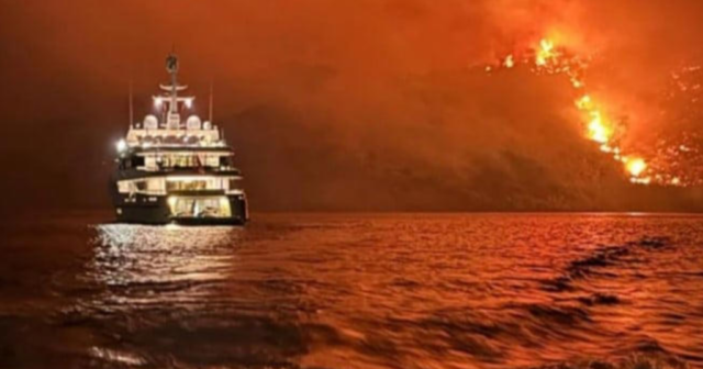 Φωτιά στην Ύδρα: Ποιοι ήταν οι επιβάτες της ενοικιαζόμενης θαλαμηγού που έφυγαν ανενόχλητοι