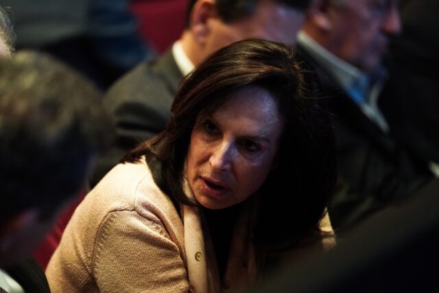 Η Άννα Διαμαντοπούλου ανακοίνωσε την υποψηφιότητά της για την ηγεσία του ΠΑΣΟΚ