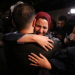 Πόλεμος στη Γάζα: Παλαιστίνιοι που κρατούνταν στο Ισραήλ καταγγέλλουν τα βασανιστήρια που υπέστησαν