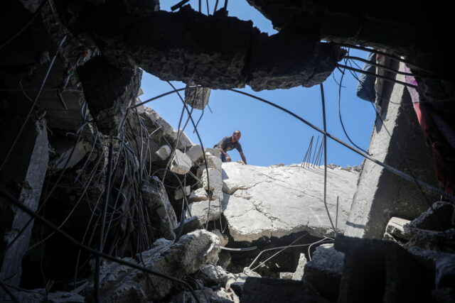 Ανελέητο σφυροκόπημα στην πόλη της Γάζας