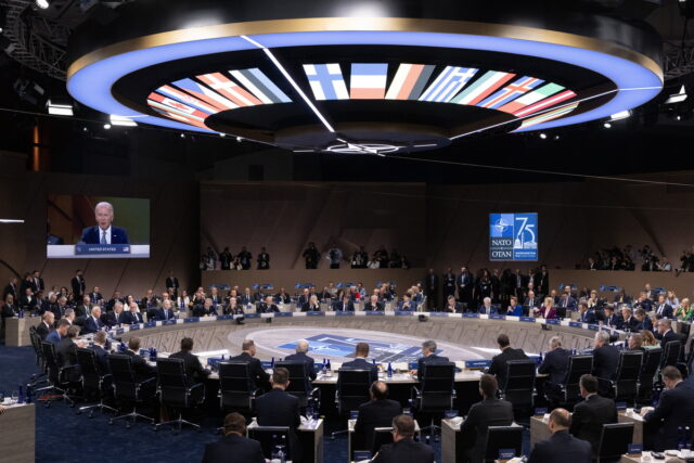 NATO: Με F-16 και άλλα 40 δισ. δολ. ενισχύει την Ουκρανία