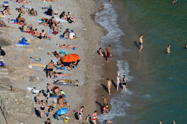 Παραβάσεις σε παραλίες: Πάνω από 800.000 ευρώ τα πρόστιμα που έχουν επιβληθεί