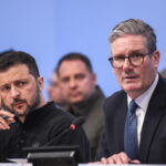 Βρετανία: Ο Ζελένσκι καλεί τους συμμάχους του να επιτρέψουν πλήγματα με δυτικά όπλα σε μεγάλο βεληνεκές στη Ρωσία