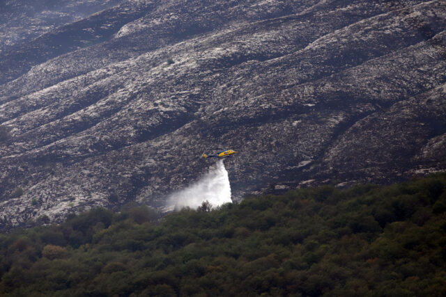 Δράμα: Για έβδομη ημέρα καίει η φωτιά στο Φαλακρό