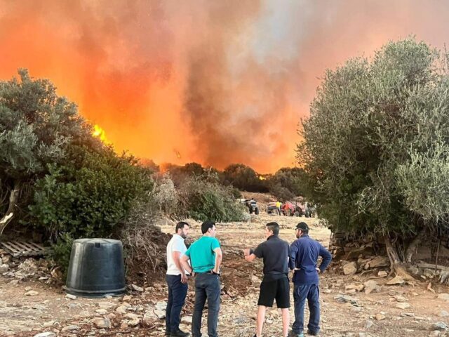 Καλύτερη η εικόνα της φωτιάς στην Εύβοια – Δεν υπάρχει ενιαίο ενεργό μέτωπο