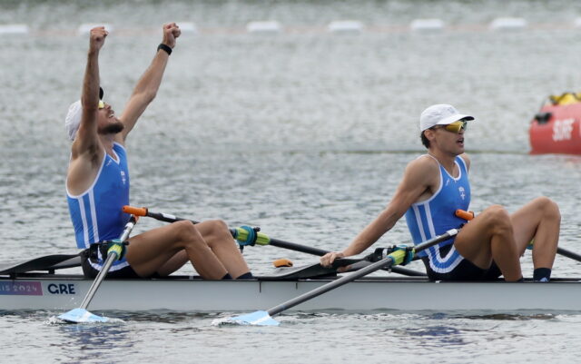 «Παρίσι 2024»: Τρία στα τρία σε τελικούς για τα ελληνικά «κουπιά»