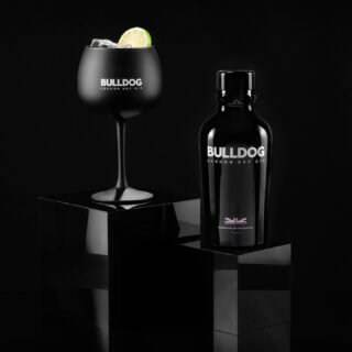 Ό,τι και να ξεκινήσεις, ξεκίνα το με τόλμη και ένα BULLDOG London Dry Gin