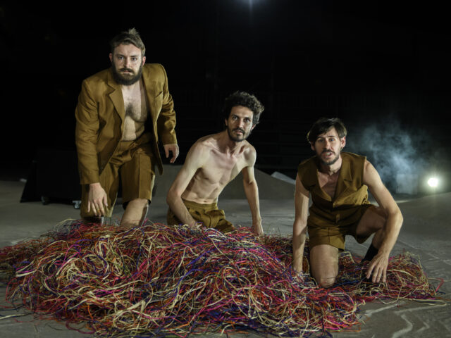 Μαρτυρίες από τις Βάκχες: Οι τρεις Αγγελιαφόροι εξομολογούνται