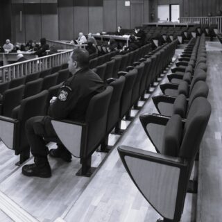 Μπλακάουτ στη δημοσιότητα των δικών: Η ελευθερία της πληροφόρησης συρρικνώνεται