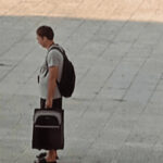 Κι όμως συνέβη:  Τουρίστας στη Λαμία «κοκκάλωσε» όρθιος για δύο ώρες στο κέντρο της πόλης