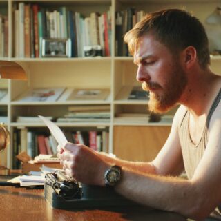 Είδαμε το The Last Screenwriter, την πρώτη ταινία εξ’ ολοκλήρου γραμμένη από το ChatGPT