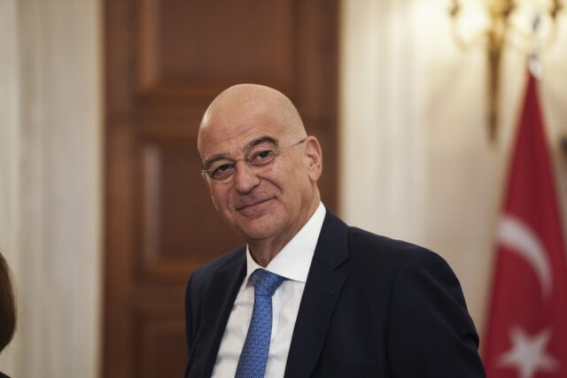 Τροφική δηλητηρίαση έπαθε ο Νίκος Δένδιας – Αναβάλλεται η επίσκεψη στη Σερβία