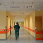 Τμήμα οροφής κατέρρευσε στο κεφάλι ασθενούς στο Πανεπιστημιακό Νοσοκομείο Λάρισας