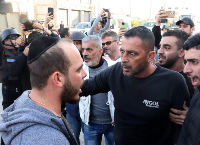 Δυτική Όχθη: Ισραηλινοί έποικοι σκότωσαν έναν Παλαιστίνιο