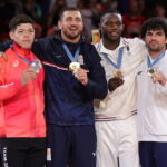 «Παρίσι 2024»: Αποθεώθηκε ο Τσελίδης από την ελληνική αποστολή στο Ολυμπιακό Χωριό [ΒΙΝΤΕΟ]