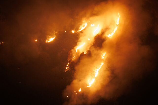 Παραδομένο στις φλόγες για όγδοη μέρα το Παγγαίο – Οριοθετήθηκε η φωτιά στον Όλυμπο