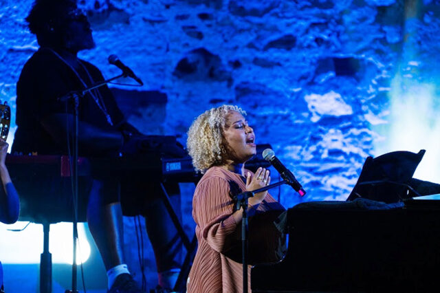 Στην πρώτη της εμφάνιση στην Ελλάδα, η Emeli Sandé μάγεψε το κοινό του Sani Festival