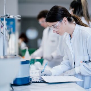 Φαρμακευτική, δυναμική και αναπτυσσόμενη επιστήμη