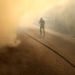 Φωτιά στην Αττική: Εκκενώνονται Πεντέλη, Πάτημα Χαλανδρίου και Βριλήσσια με μήνυμα 112