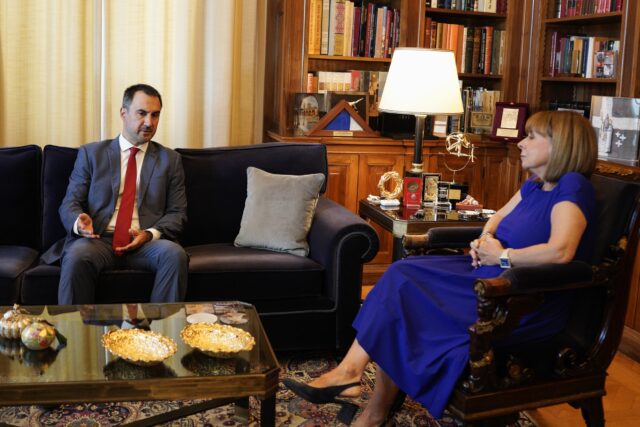 Συνάντηση της ΠτΔ με τον Αλέξη Χαρίτση