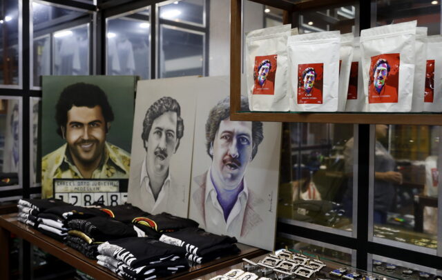 Η Κολομβία θα απαγορεύσει με νόμο την πώληση σουβενίρ με το πρόσωπο του Πάμπλο Εσκομπάρ