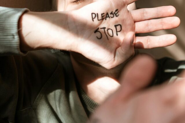 Θεσσαλονίκη: 25χρονη κατήγγειλε τον πατριό της για βιασμό