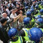 Βρετανία: Χάος με ρατσιστικά πογκρόμ ακροδεξιών – Τουλάχιστον 420 συλλήψεις